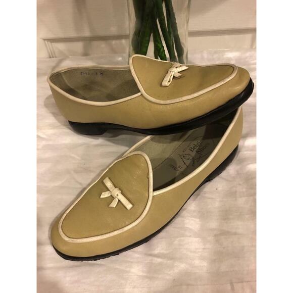 BELGIAN BEIGE WHITE TRIM LOAFER SHOE SIZE 5(TAC600 - Picture 1 of 1